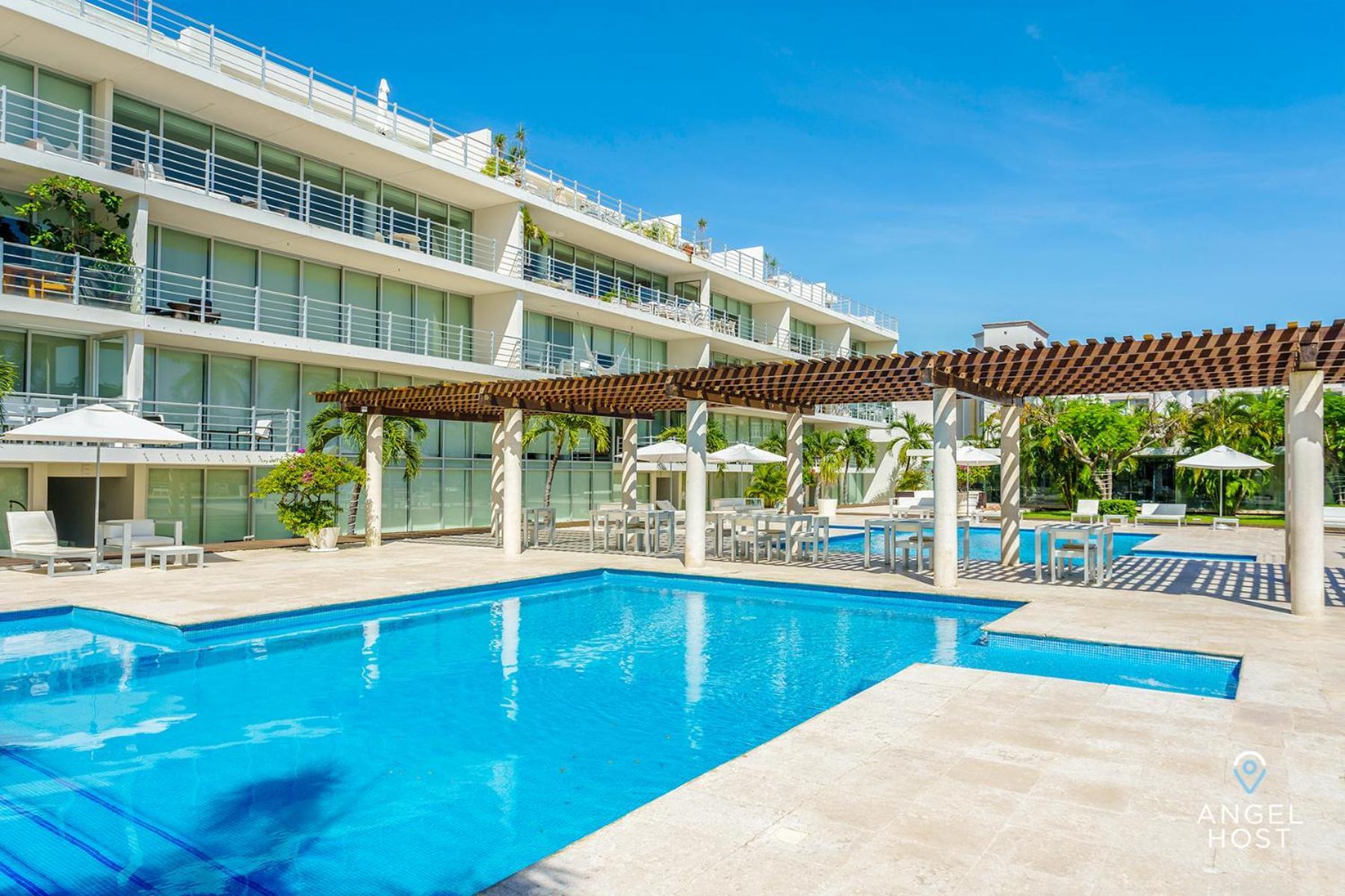 Gorgeous Magia Beachside By Stella Rentals!